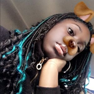 Meet your Posher, Alyssa